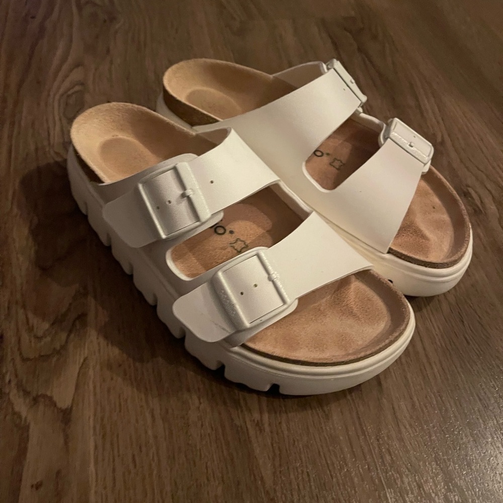 Papillo birkenstocks.